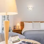 Hotel The Black Swan 3*