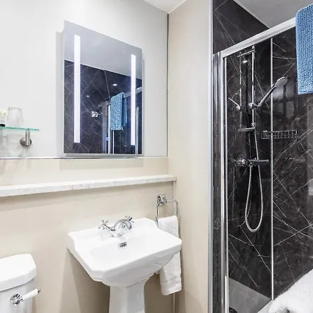 Szálloda The Black Swan 3*