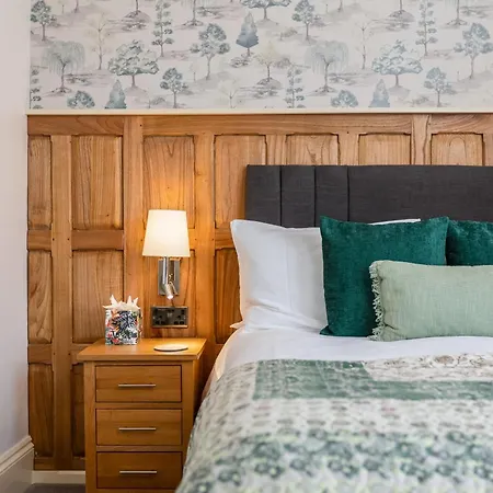 The Black Swan Hotel