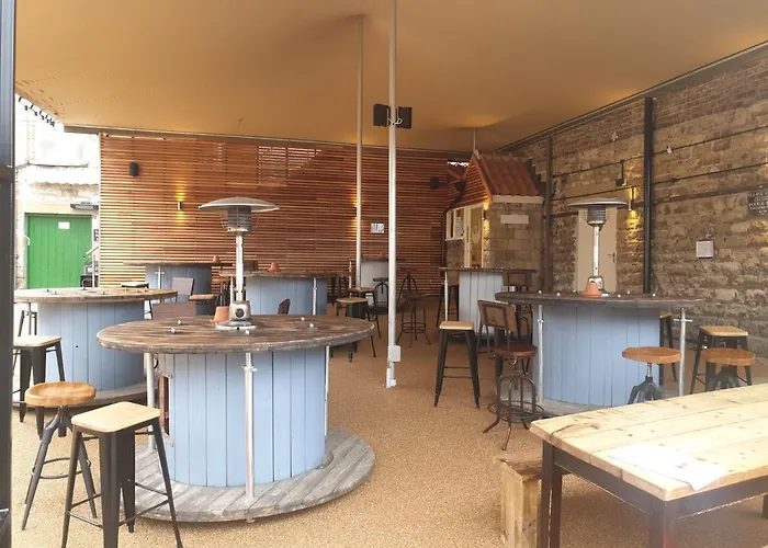 Hotel The Black Swan 3*