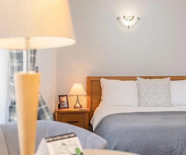 Hotel The Black Swan 3*