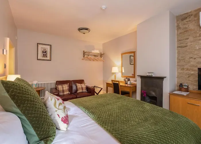 Hotel The Black Swan 3*