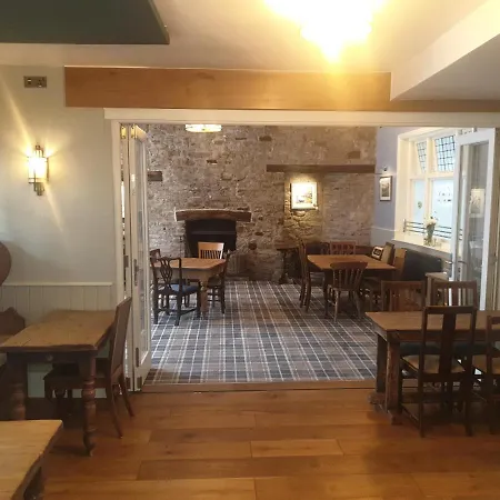 Hotel The Black Swan 3*