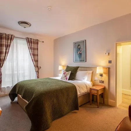 The Black Swan Hotel 3*