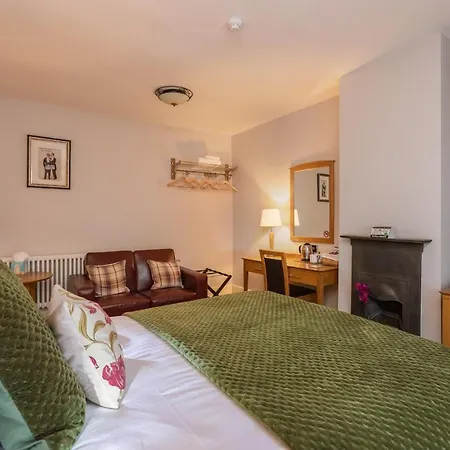 Hotel The Black Swan 3*